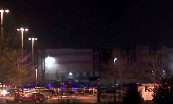 Captura de tela da cena do ataque que deixou oito mortos em Indianápolis, nos EUA 