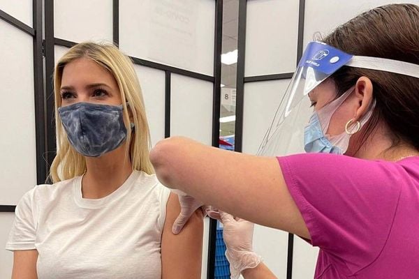 Ivanka Trump recebe a primeira dose da vacina contra Covid-19