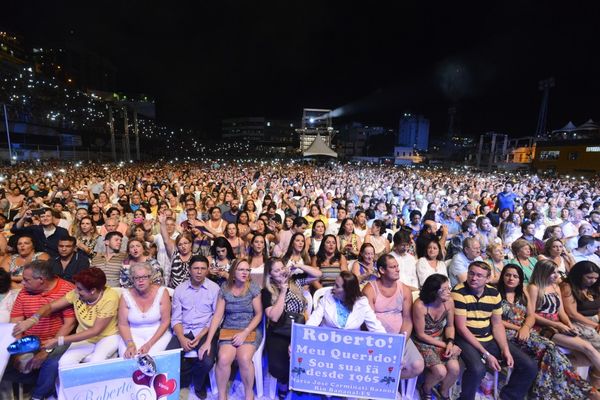 Roberto Carlos em show realizado no ano de 2016 em Cachoeiro de Itapemirim por Fernando Madeira