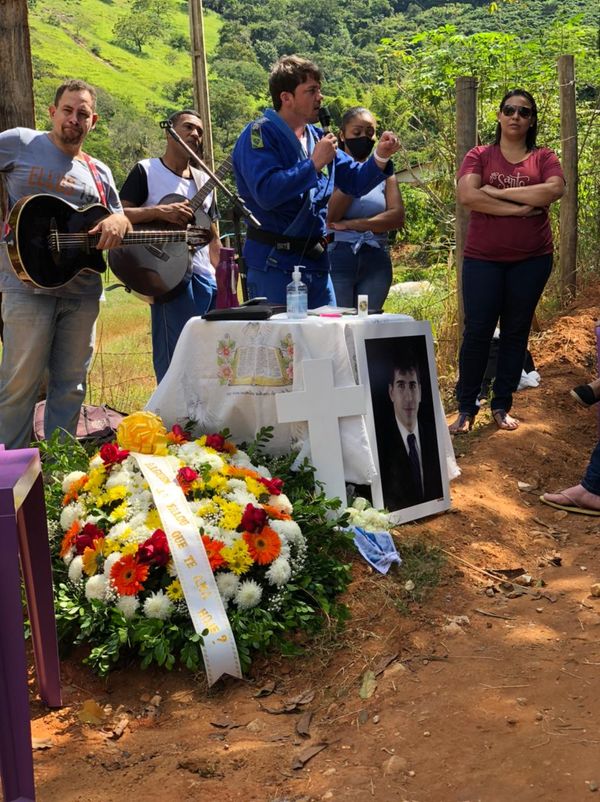 Nesta segunda-feira (19), completa uma semana que Felippe Gussão desapareceu após mergulhar em uma cachoeira, em Castelo