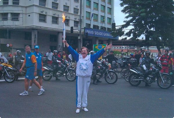 Dra Zilda Arns carregou a tocha olímpica em 2004