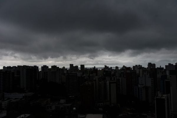Tarde nublada em Vitória nesta segunda-feira (19) por Vitor Jubini
