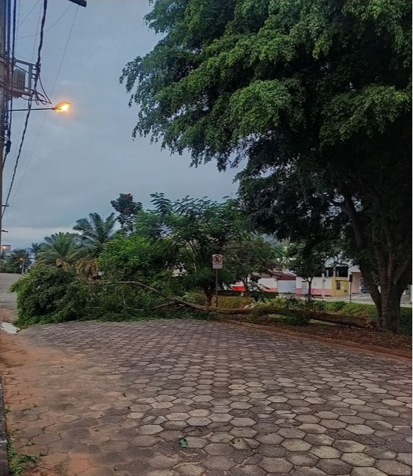 Chuva de forte e granizo atinge Venda Nova do Imigrante. Crédito: Luiz Henrique Silva