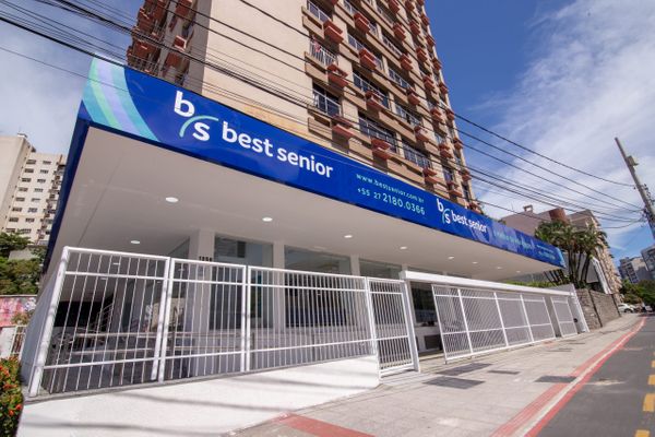 Com atendimento de excelência e uma rede de hospitais acreditados internacionalmente, a Best Senior chega ao mercado capixaba com os serviços voltados para pessoas acima de 49 anos.