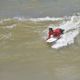 Imagem - Fotos: com ondas grandes, surfistas fazem a festa no litoral do ES