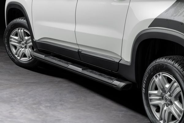 Acessório da Nova Fiat Toro - novos estribos laterais por Fiat/ Divulgação
