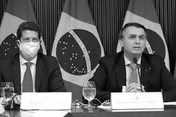 Ricardo Salles e Jair Bolsonaro durante conferência da Cúpula do Clima