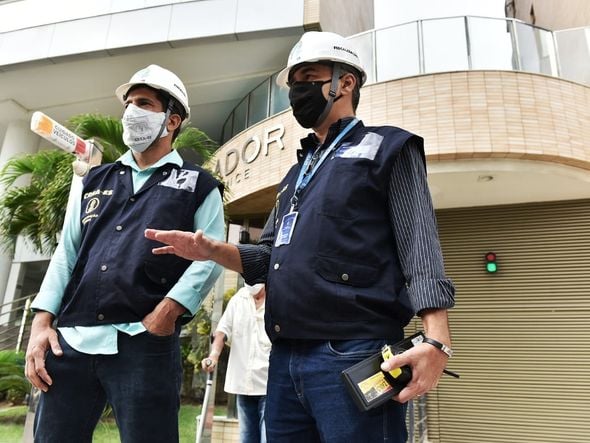 Equipes do Crea-ES e Defesa Civil fazem vistoria em prédio onde piscina desabou em Vila Velha por Fernando Madeira