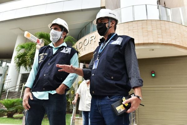 Equipes do Crea-ES e Defesa Civil fazem vistoria em prédio onde piscina desabou em Vila Velha por Fernando Madeira