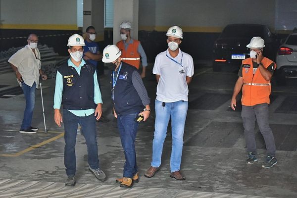 Equipes do Crea-ES e Defesa Civil fazem vistoria em prédio onde piscina desabou em Vila Velha por Fernando Madeira