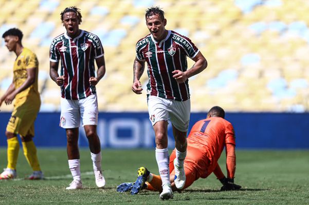 Jogadores comemoram fol do Fluminense