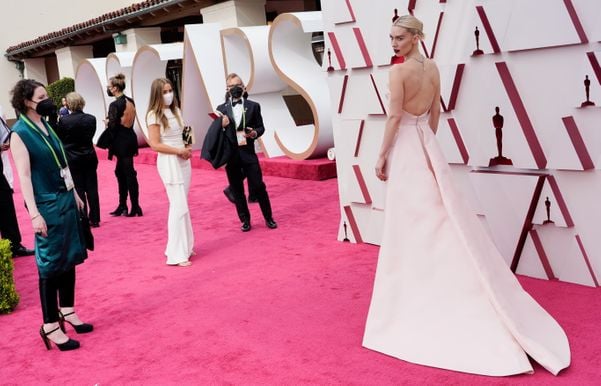 A atriz britânica Vanessa Kirby na cerimônia do Oscar por Reuters/Folhapress