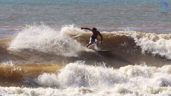 Paia de São Mateus virou paixão dos atletas por Deli Santos/ Ibiza Surf Video