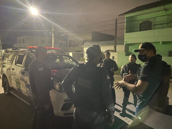 Dupla é presa roubando óleo com caminhão-tanque em Linhares