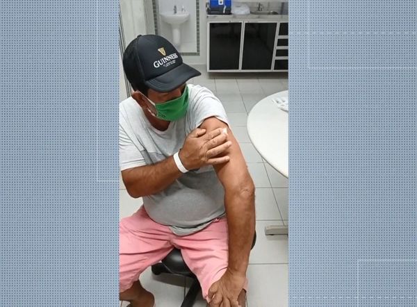 Filho do idoso foi impedido de filmar vacinação do pai em Cariacica