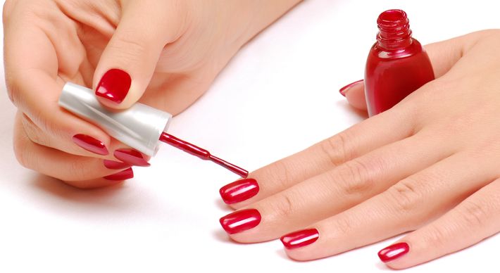 Lixar de forma correta, hidratar a cutícula e o jeito de fazer o esmalte durar mais tempo são algumas das dicas de manicures do Espírito Santo