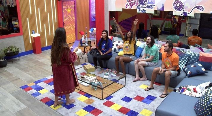 Diretor do 'Big Brother Brasil' grava vídeo no Instagram com alerta para interessados