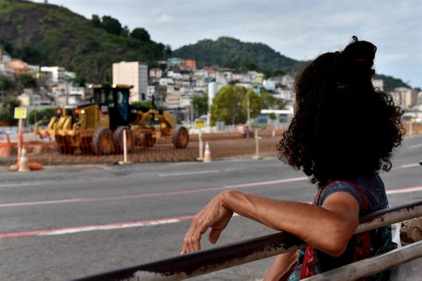  Construção do Portal do Príncipe, em Vitória  por Fernando Madeira