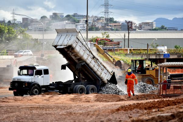  Construção do Portal do Príncipe, em Vitória  por Fernando Madeira