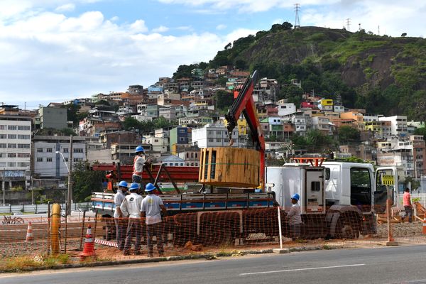 Construção do Portal do Príncipe, em Vitória  por Fernando Madeira