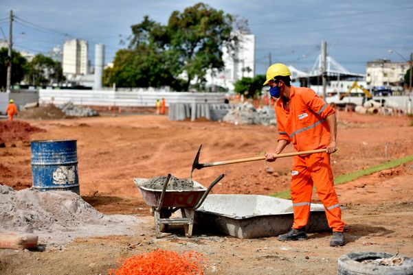  Construção do Portal do Príncipe, em Vitória  por Fernando Madeira