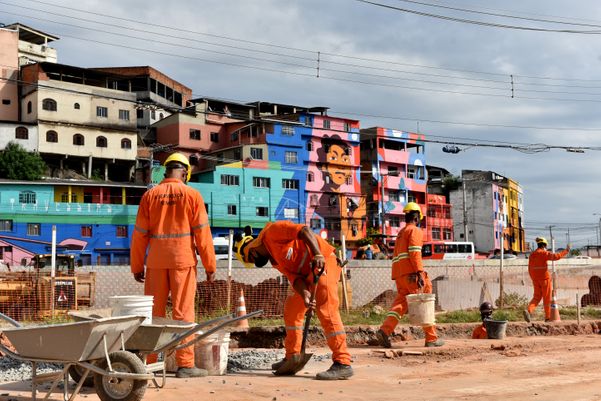  Construção do Portal do Príncipe, em Vitória  por Fernando Madeira