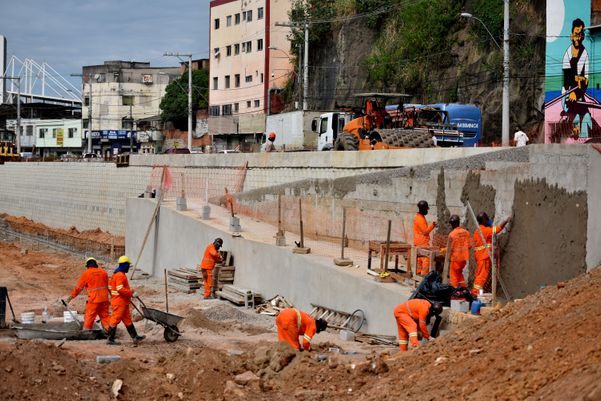  Construção do Portal do Príncipe, em Vitória  por Fernando Madeira