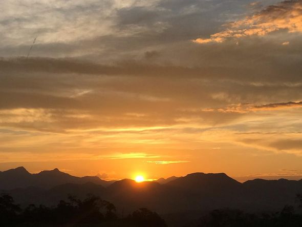 O Frade e a Freira: Vistas incríveis após cinco minutos de caminhada por Rede Social/@chalesdofrade