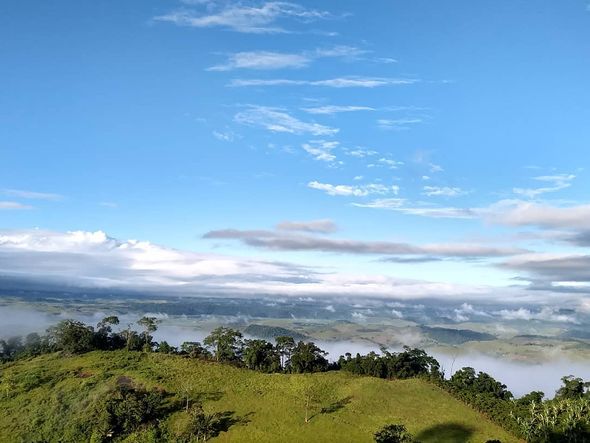 O Frade e a Freira: Vistas incríveis após cinco minutos de caminhada por Rede Social/@chalesdofrade