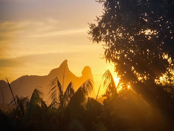 O Frade e a Freira: vistas incríveis com 5 minutos de caminhada por @sandrosadmartins