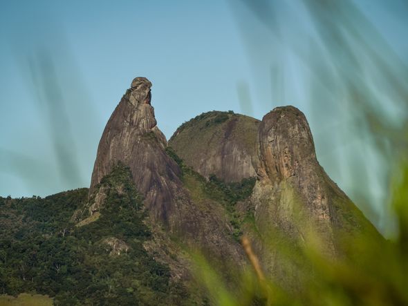 O Frade e a Freira: vistas incríveis com 5 minutos de caminhada por @sandrosadmartins