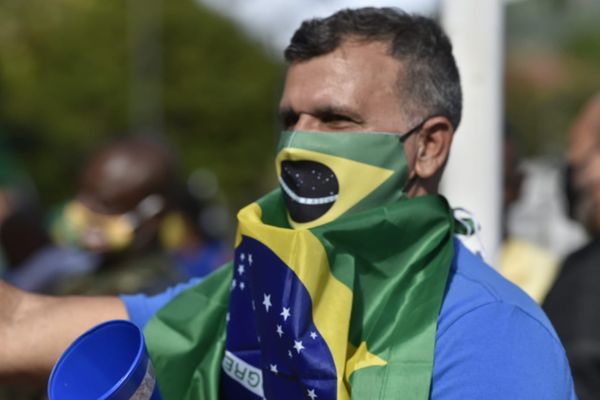 Protestos nacionalistas ocupam as principais vias da Capital por Ricardo Medeiros