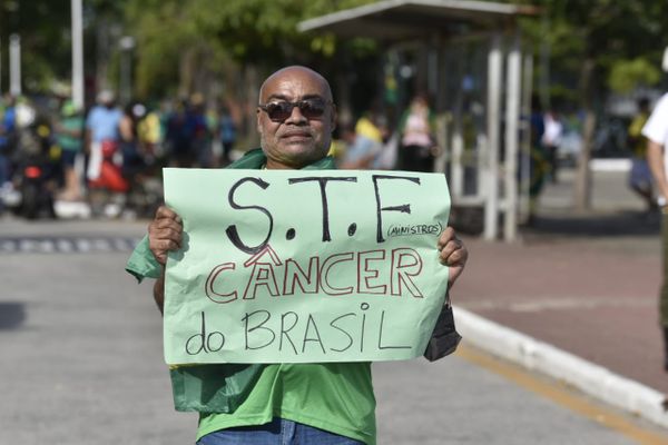 Protestos nacionalistas ocupam as principais vias da Capital por Ricardo Medeiros