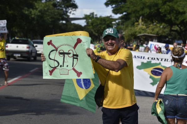 Protestos nacionalistas ocupam as principais vias da Capital por Ricardo Medeiros