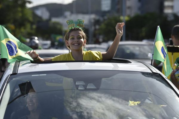 Protestos nacionalistas ocupam as principais vias da Capital por Ricardo Medeiros