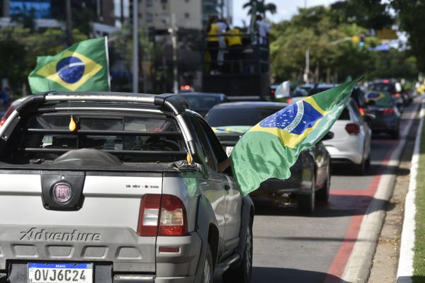 Protestos nacionalistas ocupam as principais vias da Capital por Ricardo Medeiros