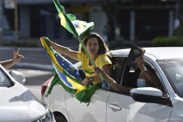 Protestos nacionalistas ocupam as principais vias da Capital por Ricardo Medeiros