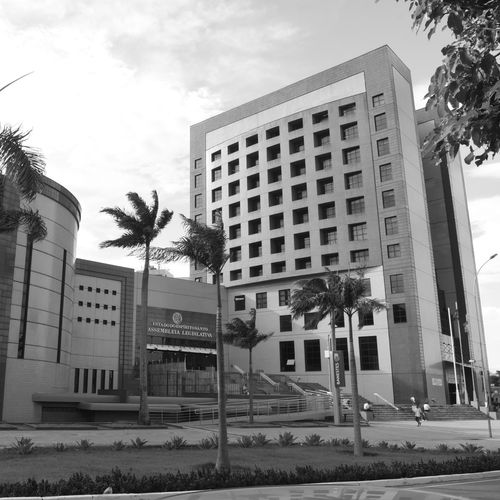Projeto que corta salário dos deputados faltosos é arquivado no ES