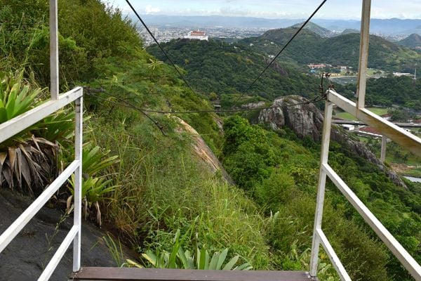 Crea realiza vistoria na tirolesa do Morro do Moreno por Fernando Madeira