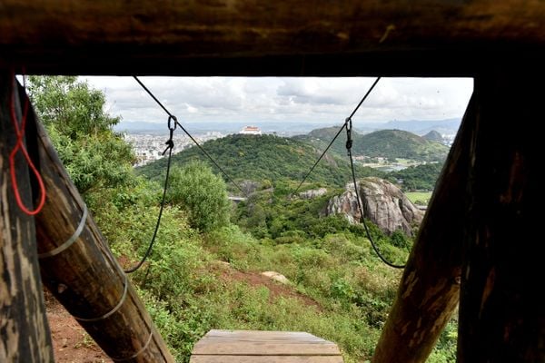 Crea realiza vistoria na tirolesa do Morro do Moreno por Fernando Madeira