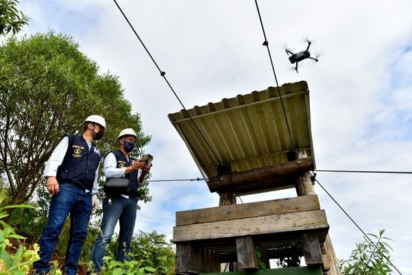 Crea realiza vistoria na tirolesa do Morro do Moreno por Fernando Madeira