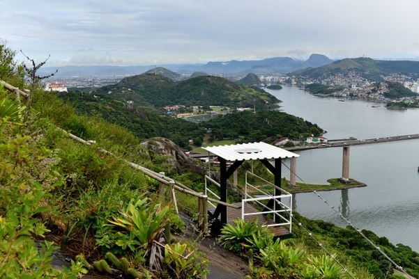 Crea realiza vistoria na tirolesa do Morro do Moreno por Fernando Madeira