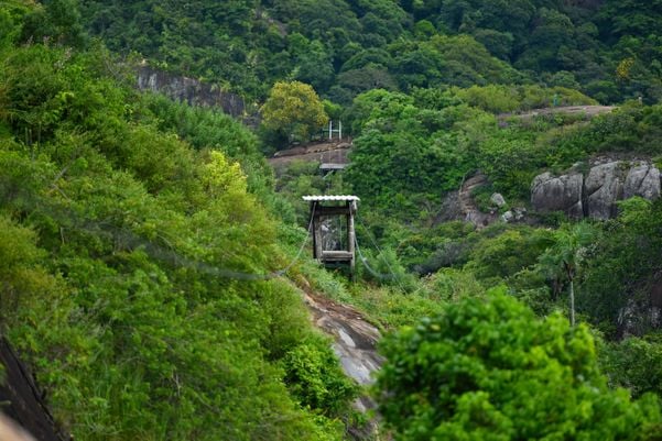 Crea realiza vistoria na tirolesa do Morro do Moreno por Fernando Madeira