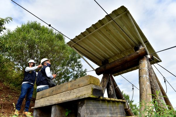 Crea realiza vistoria na tirolesa do Morro do Moreno por Fernando Madeira
