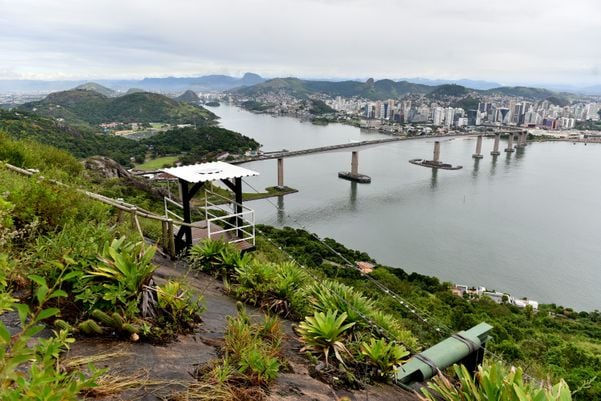 Crea realiza vistoria na tirolesa do Morro do Moreno por Fernando Madeira