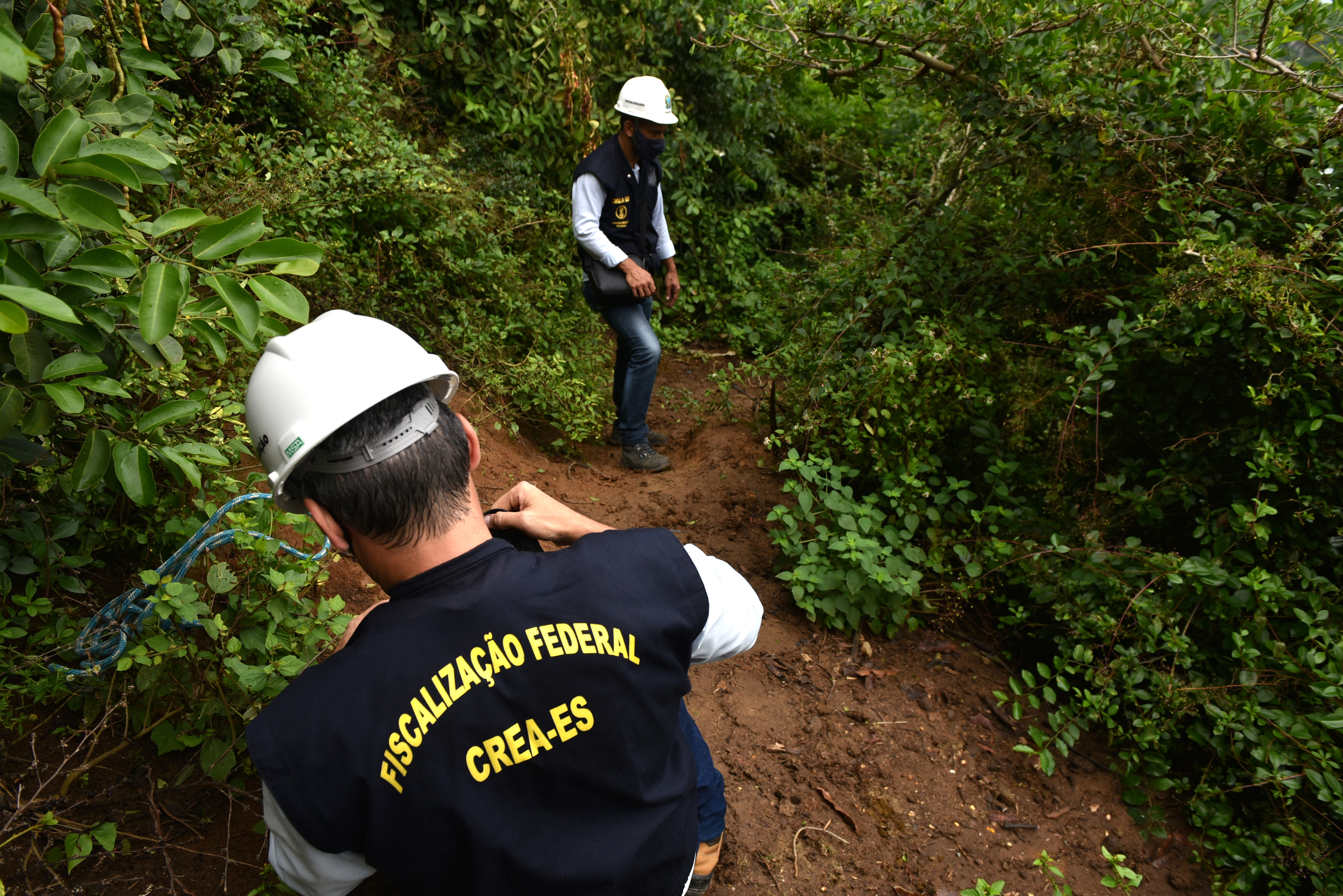  Crea - ES realiza vistoria nas bases da tirolesa do Morro do Moreno, em Vila Velha, para apurar acidente que causou a morte do engenheiro João Paulo Sampaio dos Reis