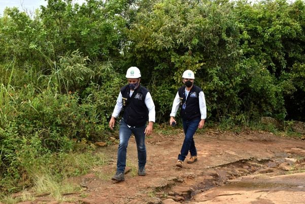 Crea realiza vistoria na tirolesa do Morro do Moreno por Fernando Madeira