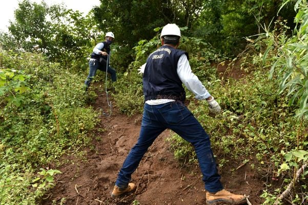 Crea realiza vistoria na tirolesa do Morro do Moreno por Fernando Madeira