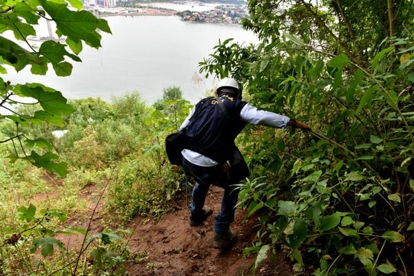 Crea realiza vistoria na tirolesa do Morro do Moreno por Fernando Madeira