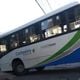 Imagem - Motorista bate ônibus em muro de igreja em Cachoeiro de Itapemirim